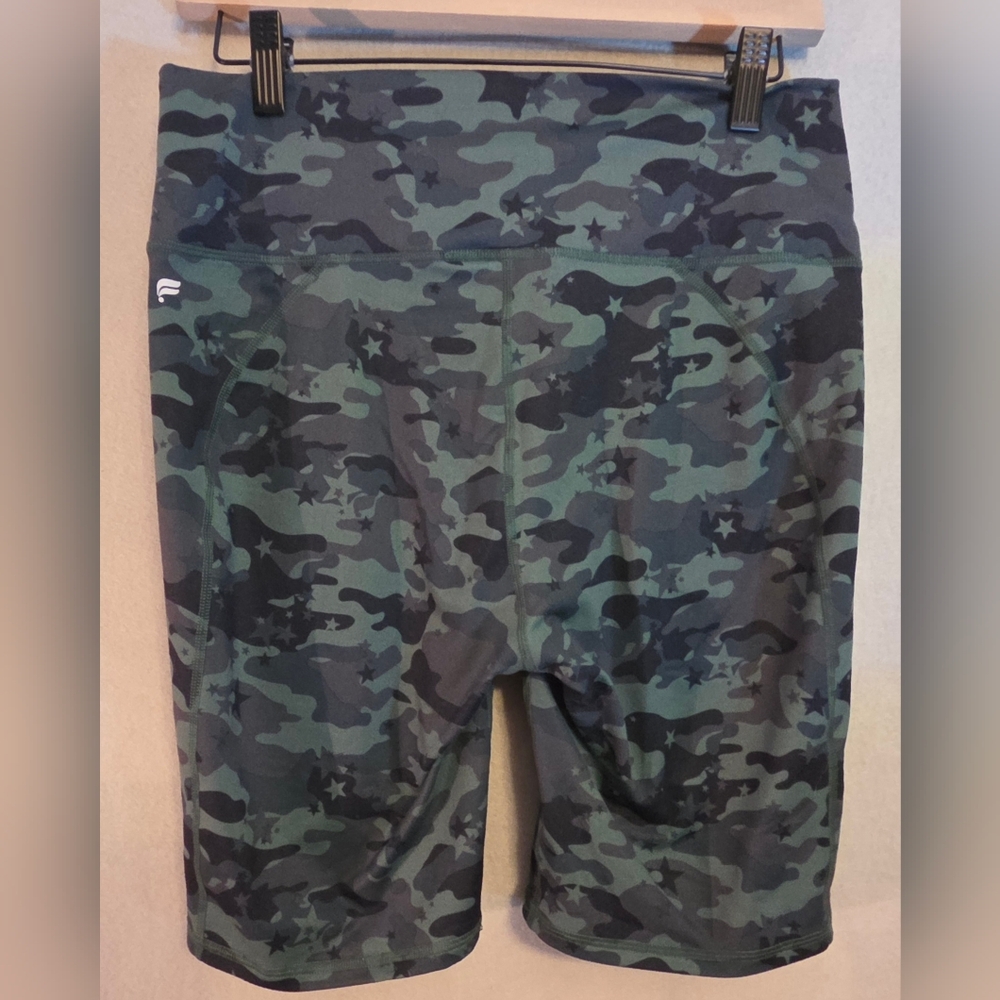 Fabletics Power Hold Star Camo Bike Shorts - Green and Black